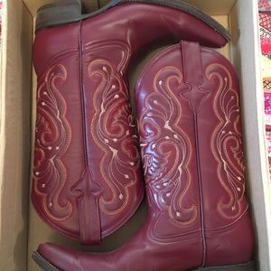 Maroon cowboy boots